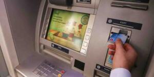ATM’de Nakit Çekimi Yaparken.