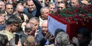 Cenazede Böyle Bir Davranış Sergilenmez.