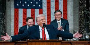 Trump protestolarla karşılaştı