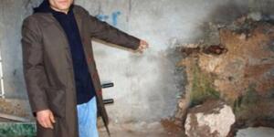 düşlerinde yankılanan ses